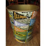 画像1: アンティーク BALLONOFF COLLEGE PENNANTS ペナント柄 Trash Box Tin缶 ブリキ缶 ゴミ箱 ディスプレイ インテリア 60's / 150404 (1)