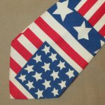 画像1: 古着 70〜80's UNKNOWN AMERICAN FLAG アメリカ国旗 星条旗 コットン ネクタイ WHT / 170726 (1)