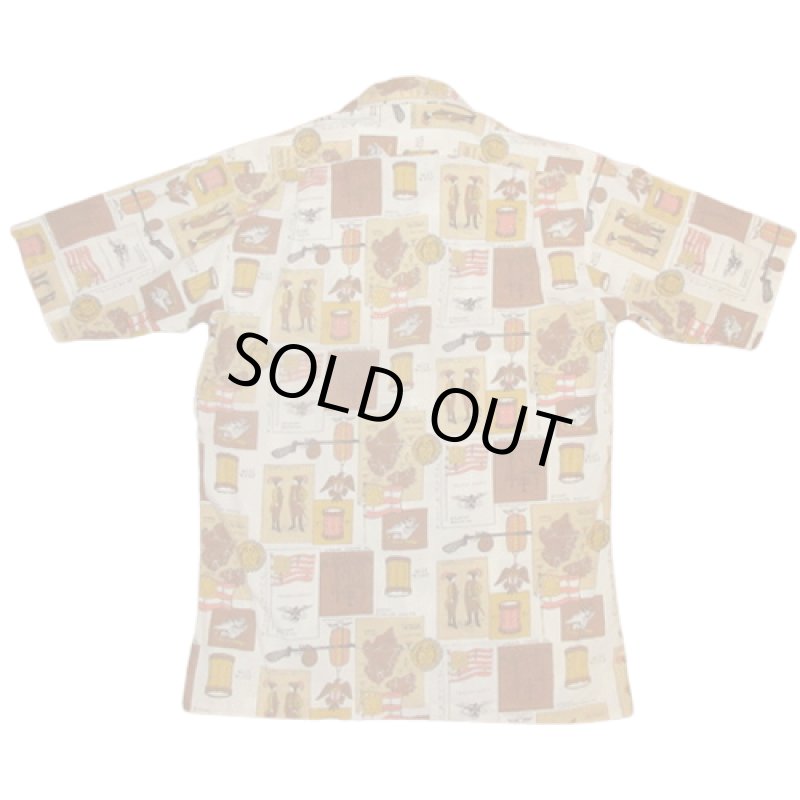 画像2: USED 70's UNKNOWN アメリカ 独立記念 総柄 オープンカラー ヒッピー 半袖シャツ WHT / 230805 (2)
