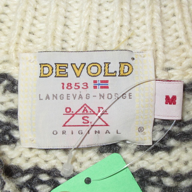下北沢の古着屋で購入しましたDEVOLD ノルウェー製ウールニット