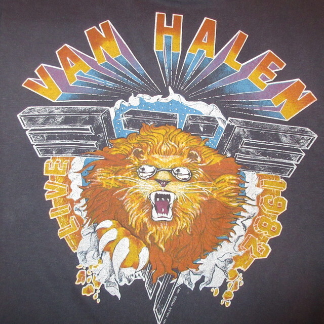 画像1: USED 80's VAN HALEN ヴァンヘイレン LIVE 1982 Tシャツ NVY / 210407 (1)